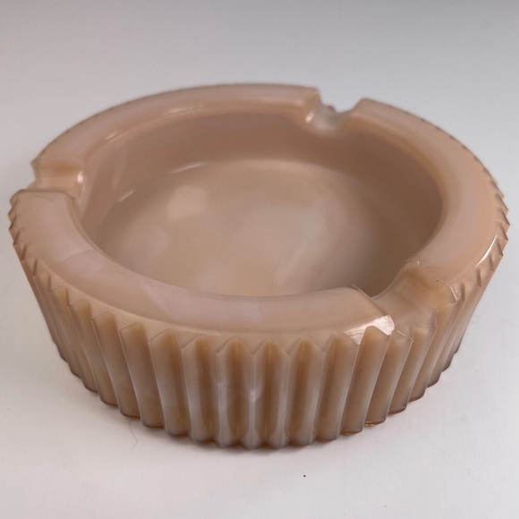 Vintage Pink Slag Glass Ashtray - Picture 10 of 10